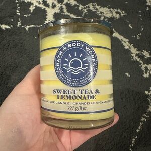 Bath & Body Works Sweet Tea & Lemonade Candle